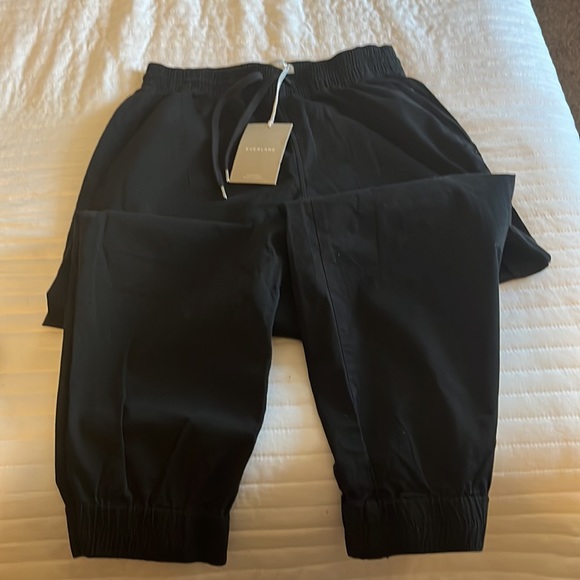 Everlane The Easy Jogger in Black Medium - Picture 2 of 5